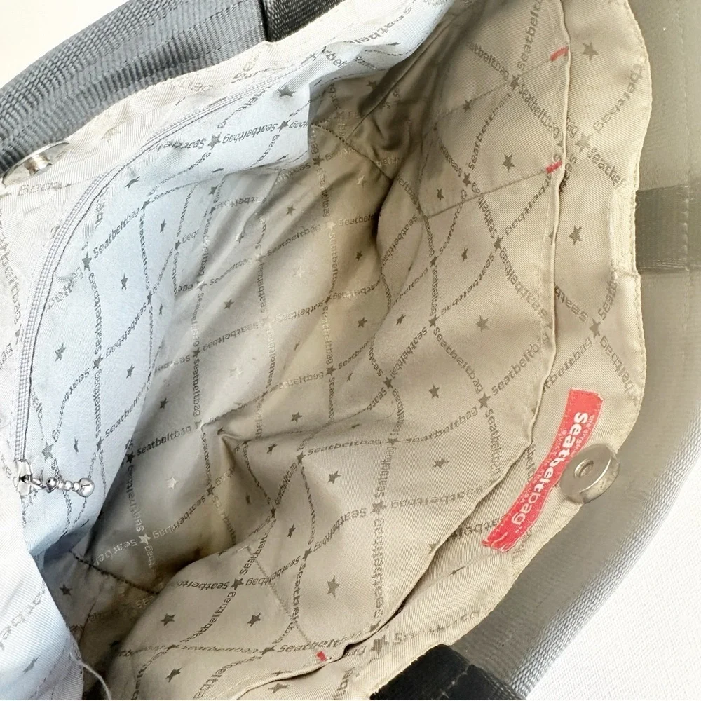 Harveys Seatbelt Bag Black Tote Purse Snap Closure Medium